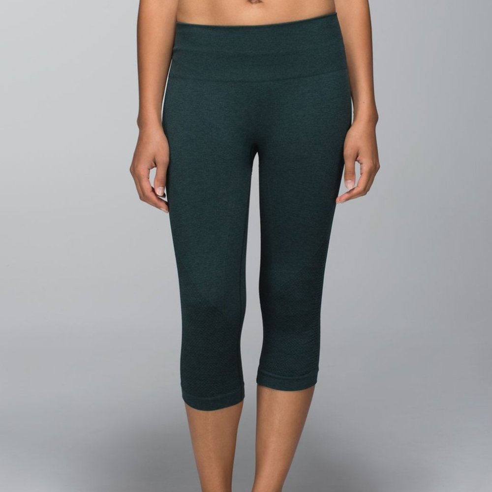 lululemon Ebb & Flow Crop - Fuel Green